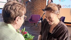 Magdalena Różczka i zwyczajne-niezwykłe rodziny w Elblągu Magdalena Różczka i zwyczajne-niezwykłe rodziny w Elblągu