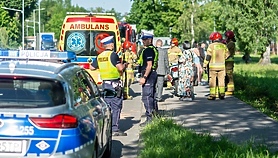 Motocyklem uderzył w osobówkę