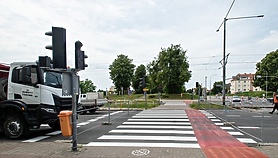 Na skrzyżowaniu ostrożnie