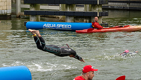 Pływacy i triathloniści opanują starówkę