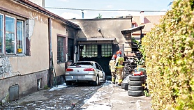 Pożar w warsztacie samochodowym