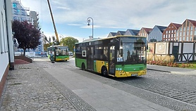 Objazdy, przesiadki i „Zetka”. Jak teraz kursują autobusy?