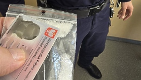 Okazał dowodzik i woreczek z amfą