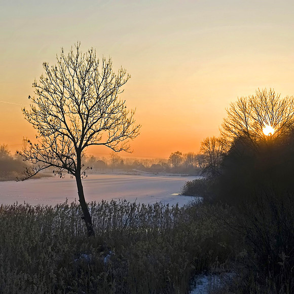 Wieczór nad rzeką. (Grudzień 2010)