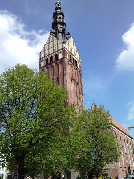 Stare Miasto, kościół św. Mikołaja (Grudzień 2010)