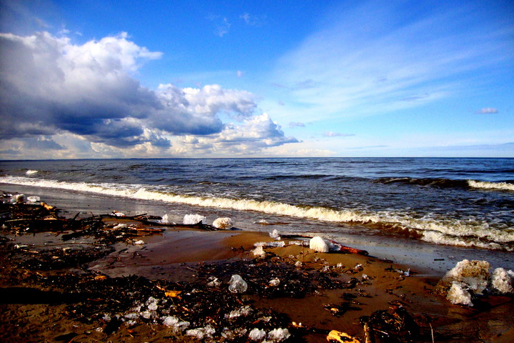 Kawałki lodu-plaża stegna...