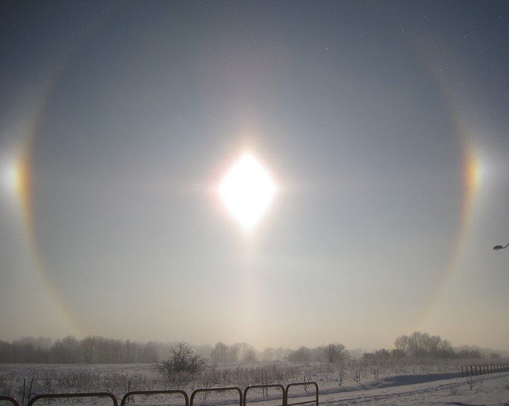 Zjawisko Halo nad Elblągiem  28.01.2011. godź. 11,30