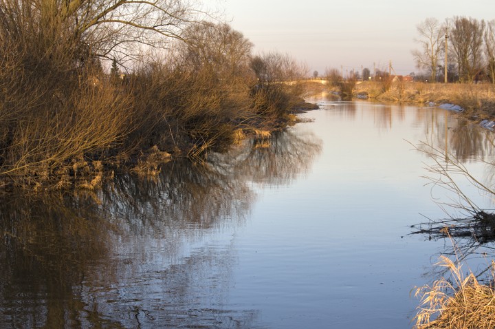 Nieszeroka rzeka w Dłużynie.