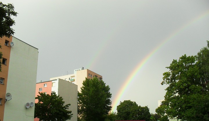 Rzadkie zjawisko - podwójna tęcza nad Elblągiem