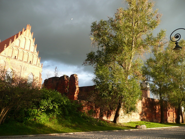 pozostałości fortyfikacji miejskich na Starym Mieście