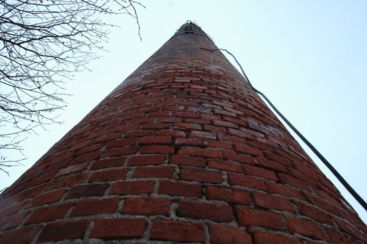 Suchacz-komin starej cegielni (Marzec 2012)
