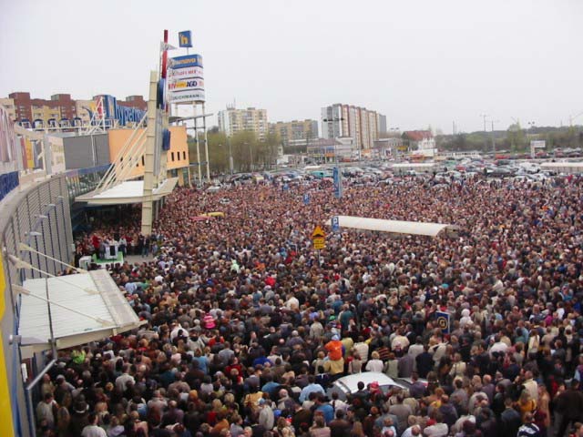 Każdy miał szanse wygrać, 10.000 mieszkańców Elbląga w jednym miejscu.