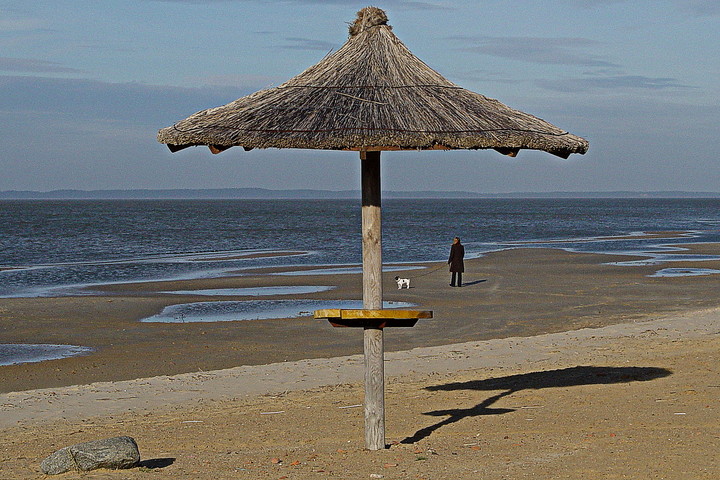 Jesienny spacer po plaży w Kadynach.