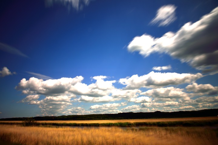 Supersonic clouds