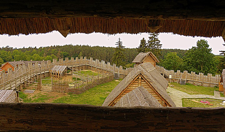 Widok na grodzisko (Lipiec 2015)