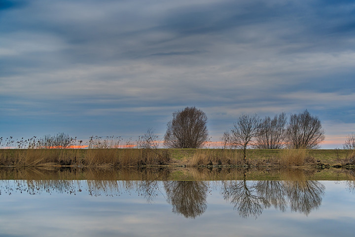 Cisza... (Marzec 2016)