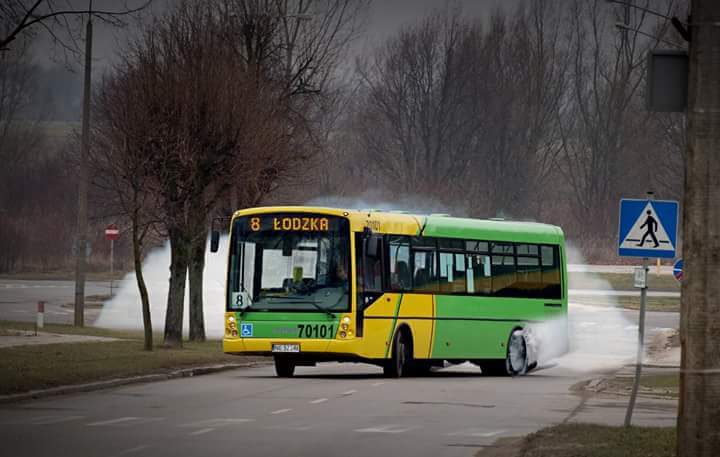 Opozniony autobus :)