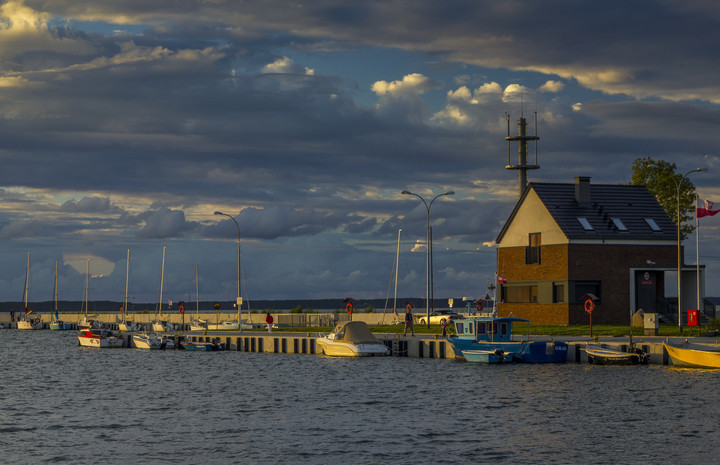 Port. (Wrzesień 2016)