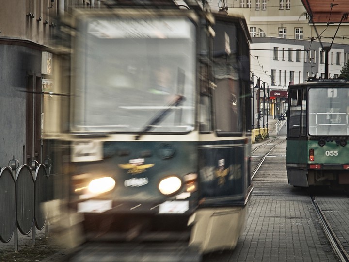 "Tam i z powrotem, czyli jak jedynka minęła się z dwójką"