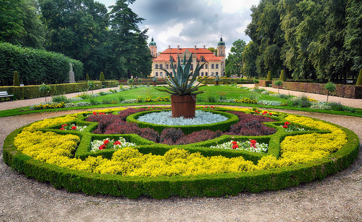 Ogród przy muzeum Zamoyskich. (Lipiec 2018)