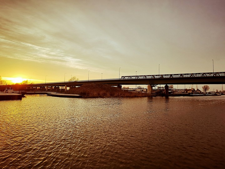 Zachód słońca nad rzeką Elbląg (Marzec 2019)