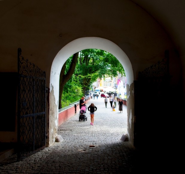 Przez bramę miasta (Sierpień 2019)