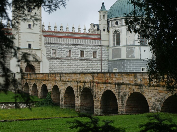Krasiczyn - pałac Sapiehów z przełomu XVI-XVII wieku (Lipiec 2021)