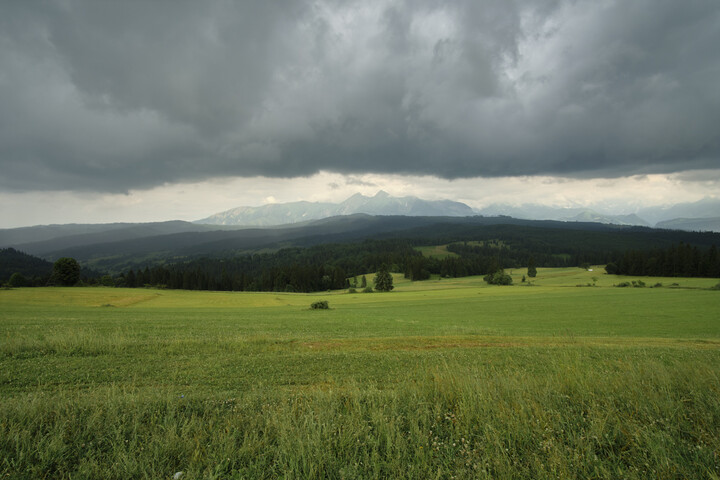 Tatry w oddali