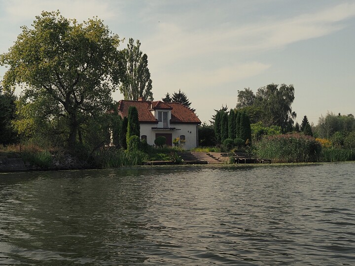 Domek nad rzeką Elbląg (Wrzesień 2022)