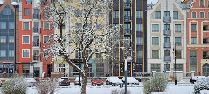 Stare Miasto pod śnieżną pierzynką