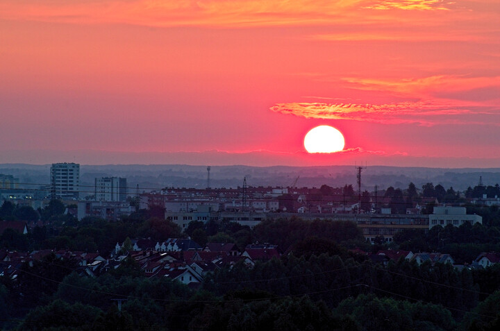 Elbląg na tle słońca (Czerwiec 2023)