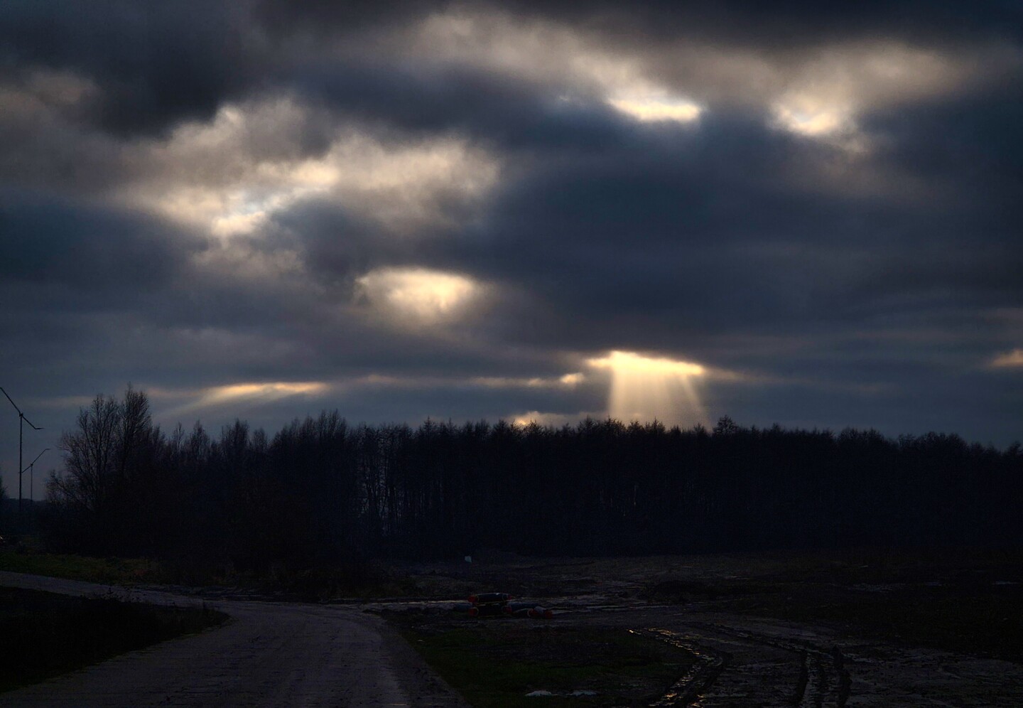 Promyk światła (Grudzień 2025)