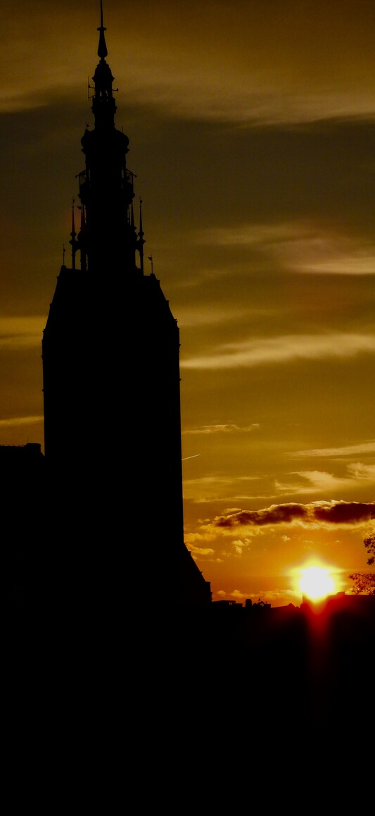 Wschód słońca (Stare Miasto widok na Katedrę Św Mikołaja)