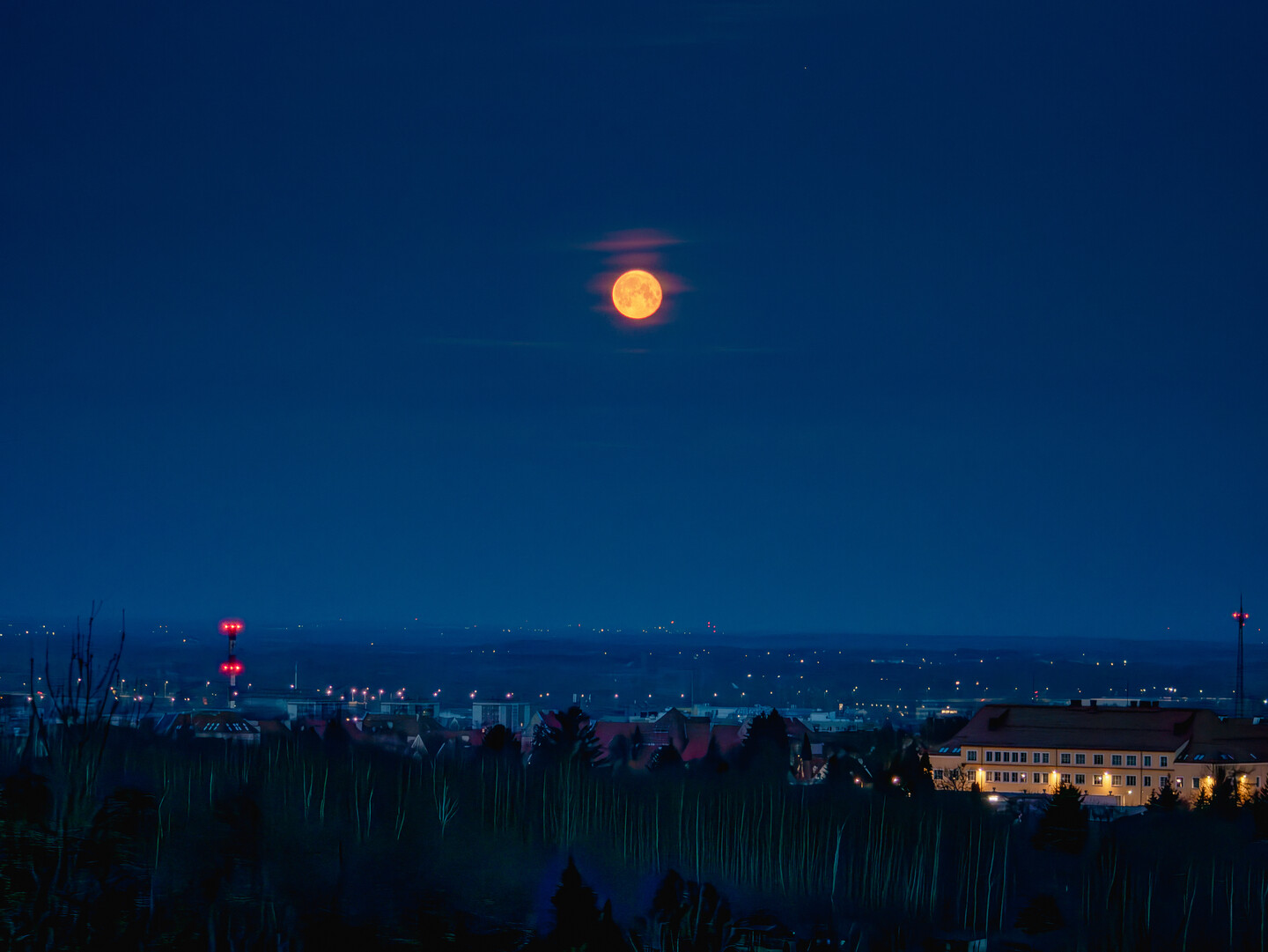 Pełnia Różowego Księżyca