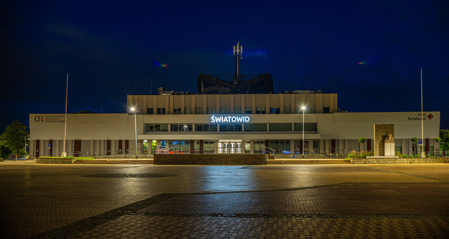 Miasto nocą.
