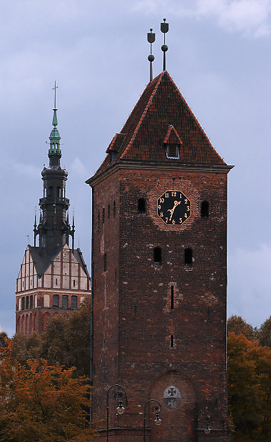 Dwie wieże
(zdjęcie pozakonkursowe)