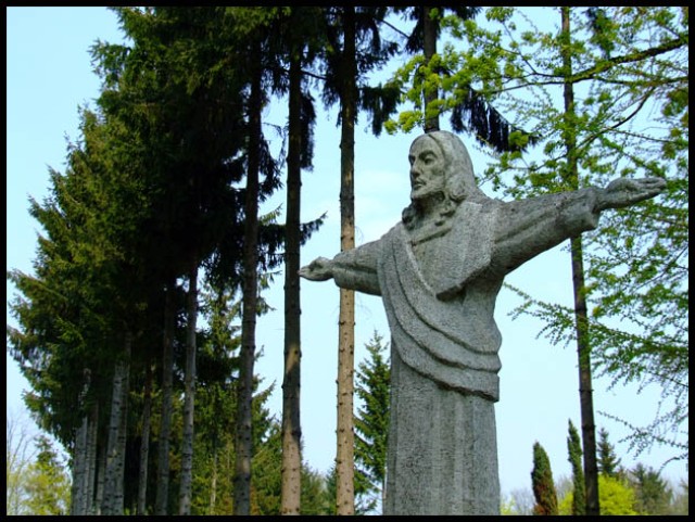 Pomnik na cmantarzu Agrykola
Zdjęcie nagrodzone w konkursie majowym. (Maj 2006)