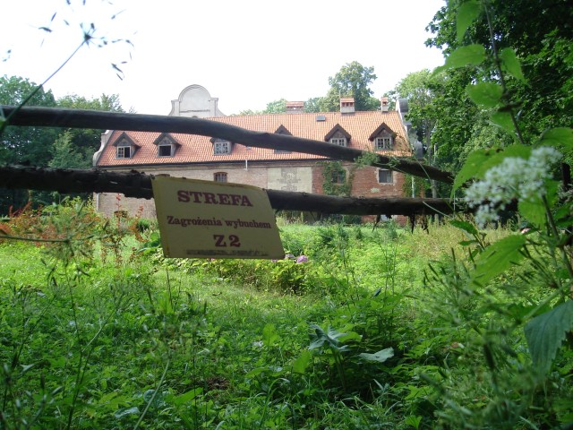 Tylne wejscie do Klasztoru Franciszkanów w Kadynach (Sierpień 2007)