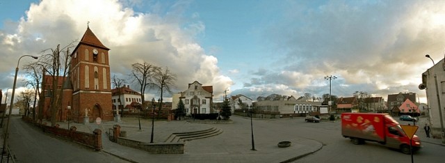 Rynek w Tolkmicku. (Taką zimę mieliśmy w Walentynki) (Luty 2008)