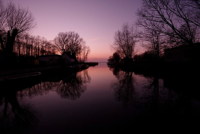 Kamienica Elbląska. Port o zmierzchu. (Kwiecień 2008)