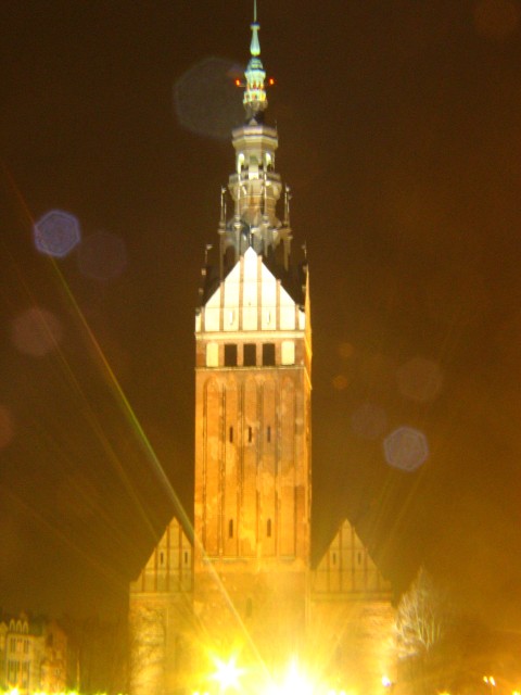 Katedra w świetle reflektorów