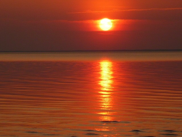 Zachód słońca na plaży w Suchaczu