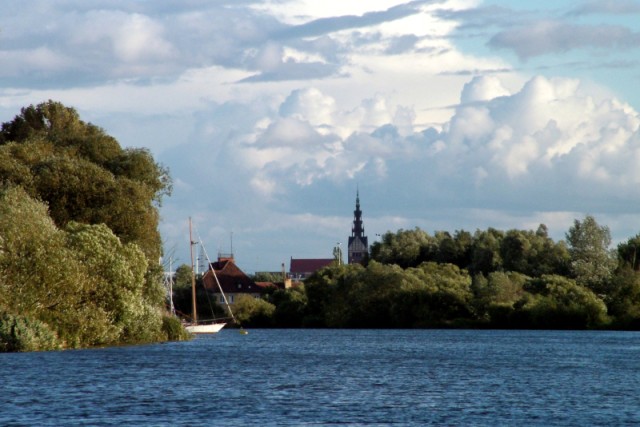 Żegnaj nam dostojny, stary porcie...