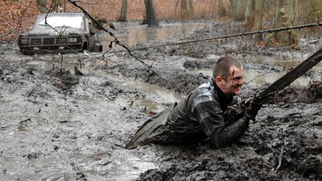 Ach te lecznicze kąpiele w błotku. 
Modrzewia 2008 impreza zapaleńców jazdy samochodem w trudnym terenie odbyła się 6 i 7 grudnia na byłym poligonie wojskowym w okolicy Elbląga. Było mokro i błotko dopisało. (Luty 2009)