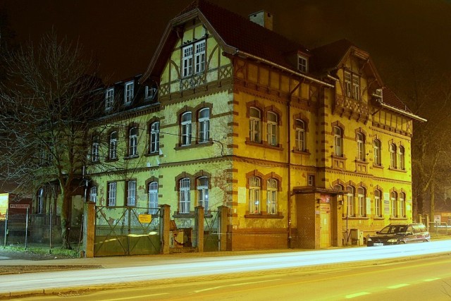 ul. Żeromskiego obecnie budynek Przychodni Lekarskiej dawniej: Hotelu Stadt Elbing-Miasto Elbląg, zbudowany w 1900 (Marzec 2009)