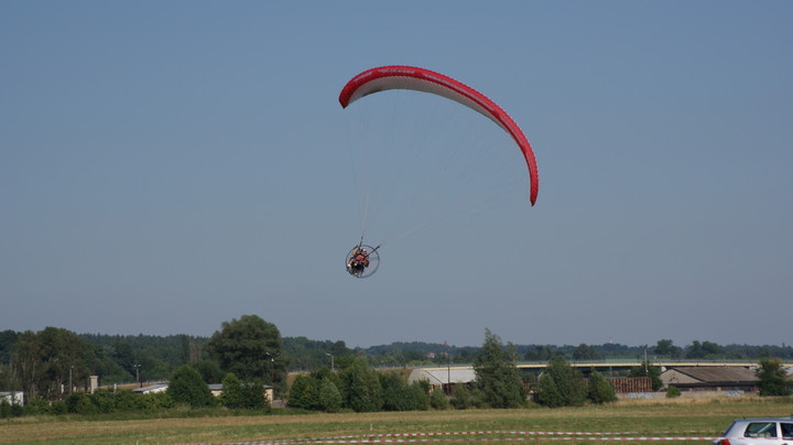 Paralotnia z kosiarką