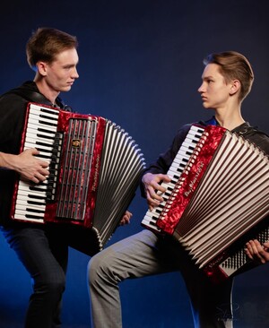 Akordeonowy duet u franciszkanów