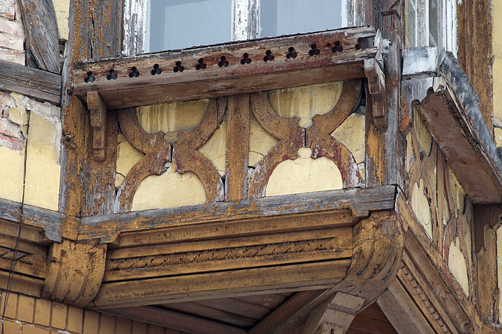 Fragment budynku, ul. Żeromskiego, Elbląg (Luty 2012)