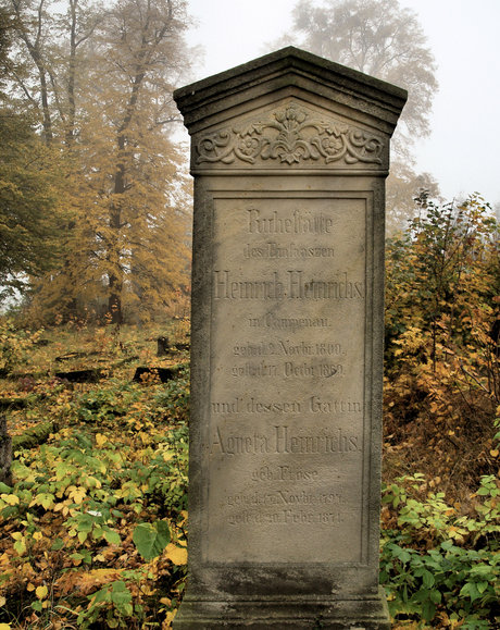 Kępniewo - na cmentarzu mennonickim (Październik 2012)
