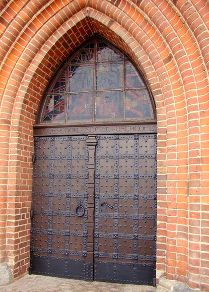 Drzwi główne Katedry Elbląskiej,pochodzących z ok 1700roku.
